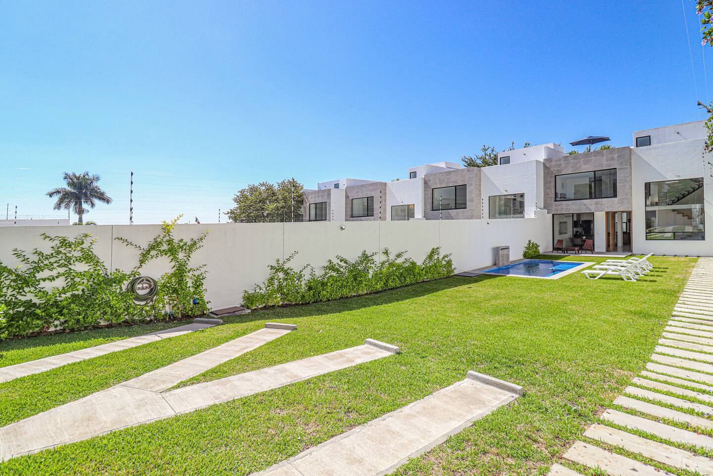 Alberca y exteriores — casa con alberca en Cuernavaca para fin de semana
