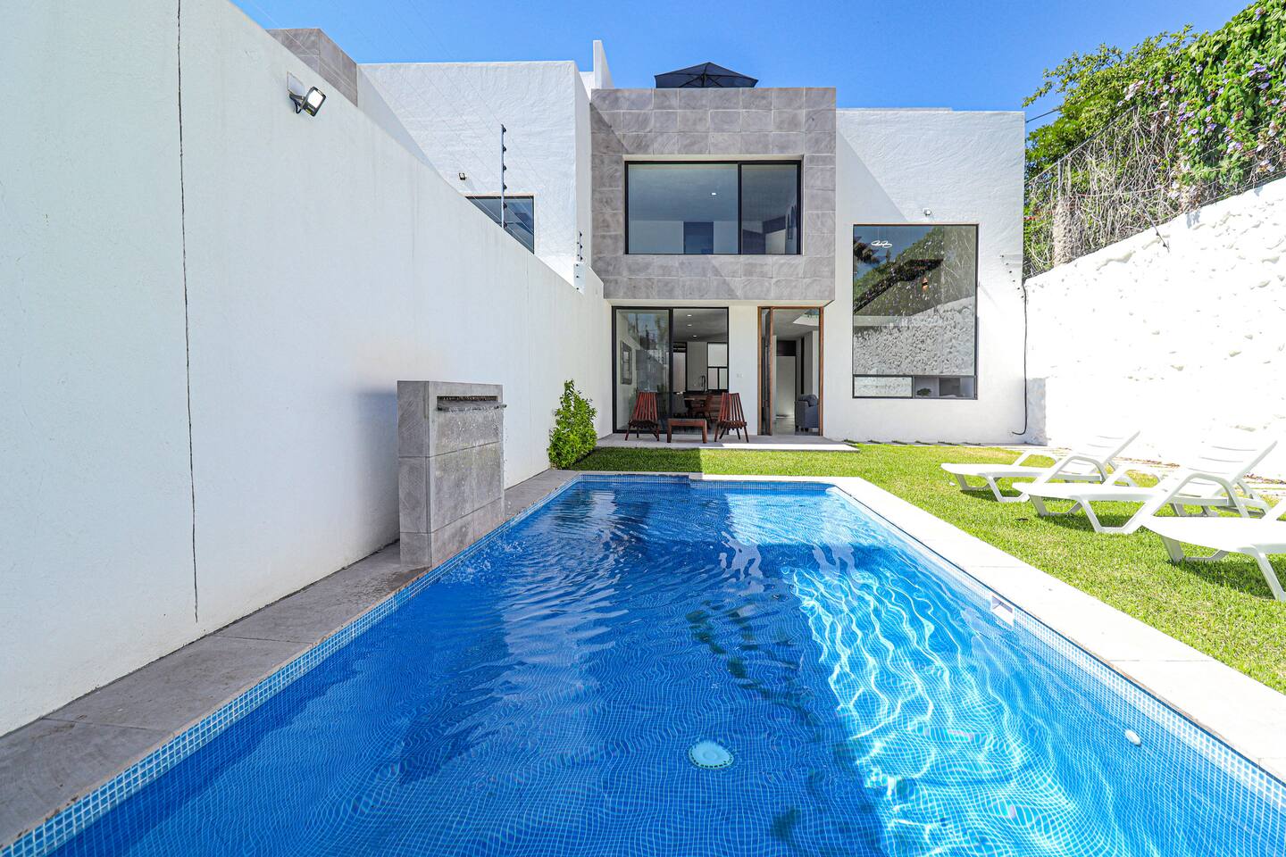 Alberca y exteriores — casa con alberca en Cuernavaca para fin de semana