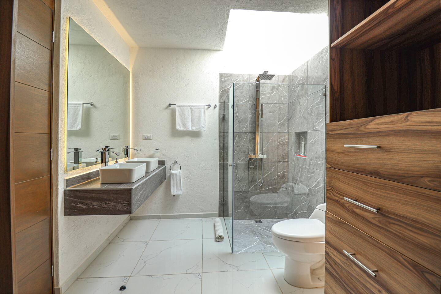 Baño 1 — casa con alberca en Cuernavaca para fin de semana